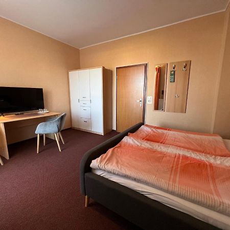 Hotelpension Am Thermalbad バート・ネンドルフ エクステリア 写真