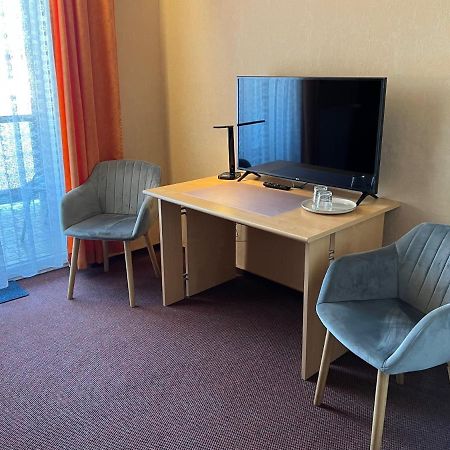 Hotelpension Am Thermalbad バート・ネンドルフ エクステリア 写真