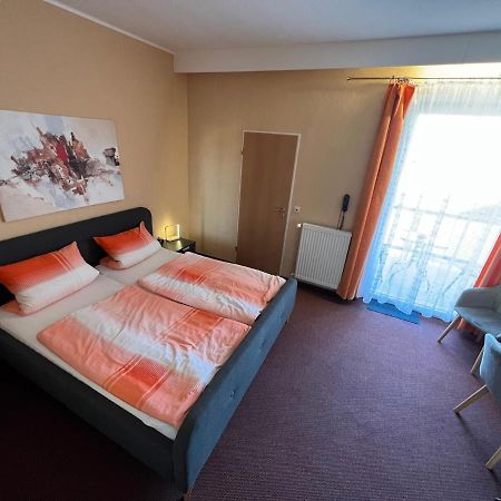 Hotelpension Am Thermalbad バート・ネンドルフ エクステリア 写真