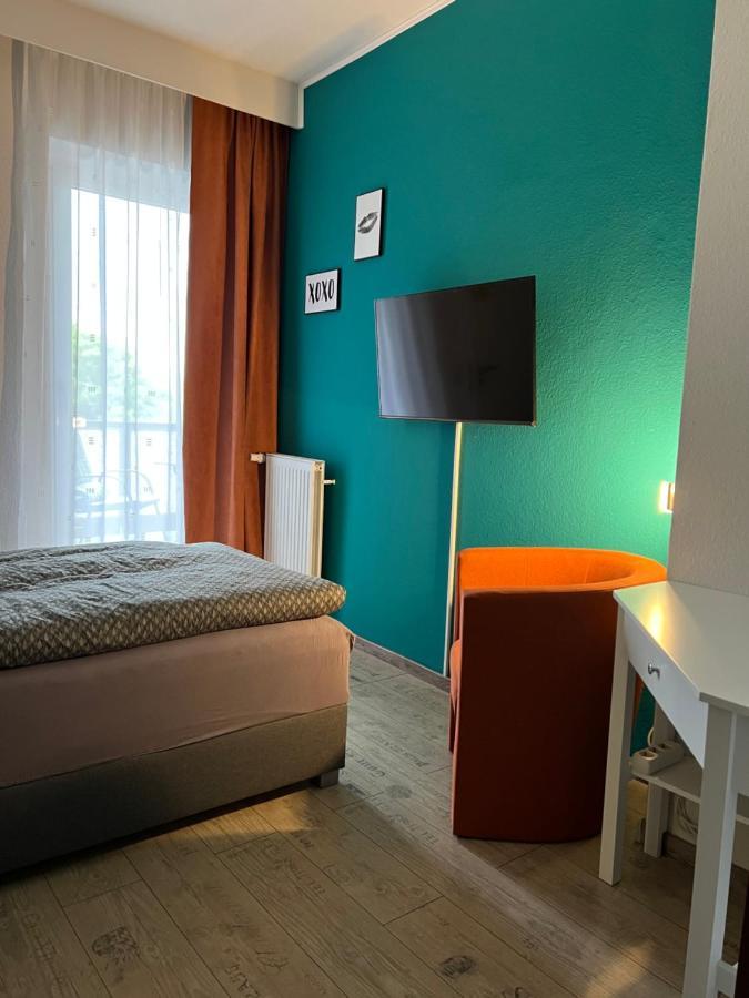 Hotelpension Am Thermalbad バート・ネンドルフ エクステリア 写真