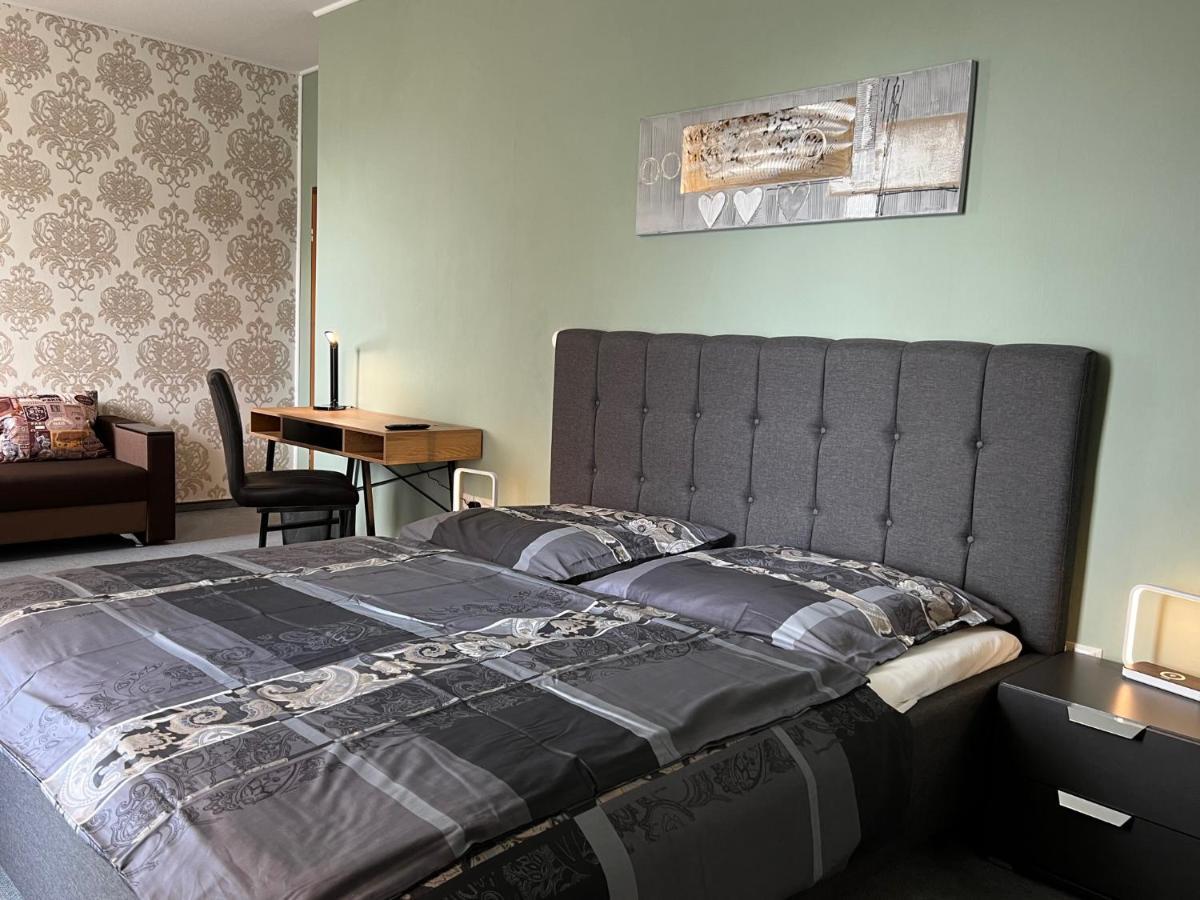 Hotelpension Am Thermalbad バート・ネンドルフ エクステリア 写真