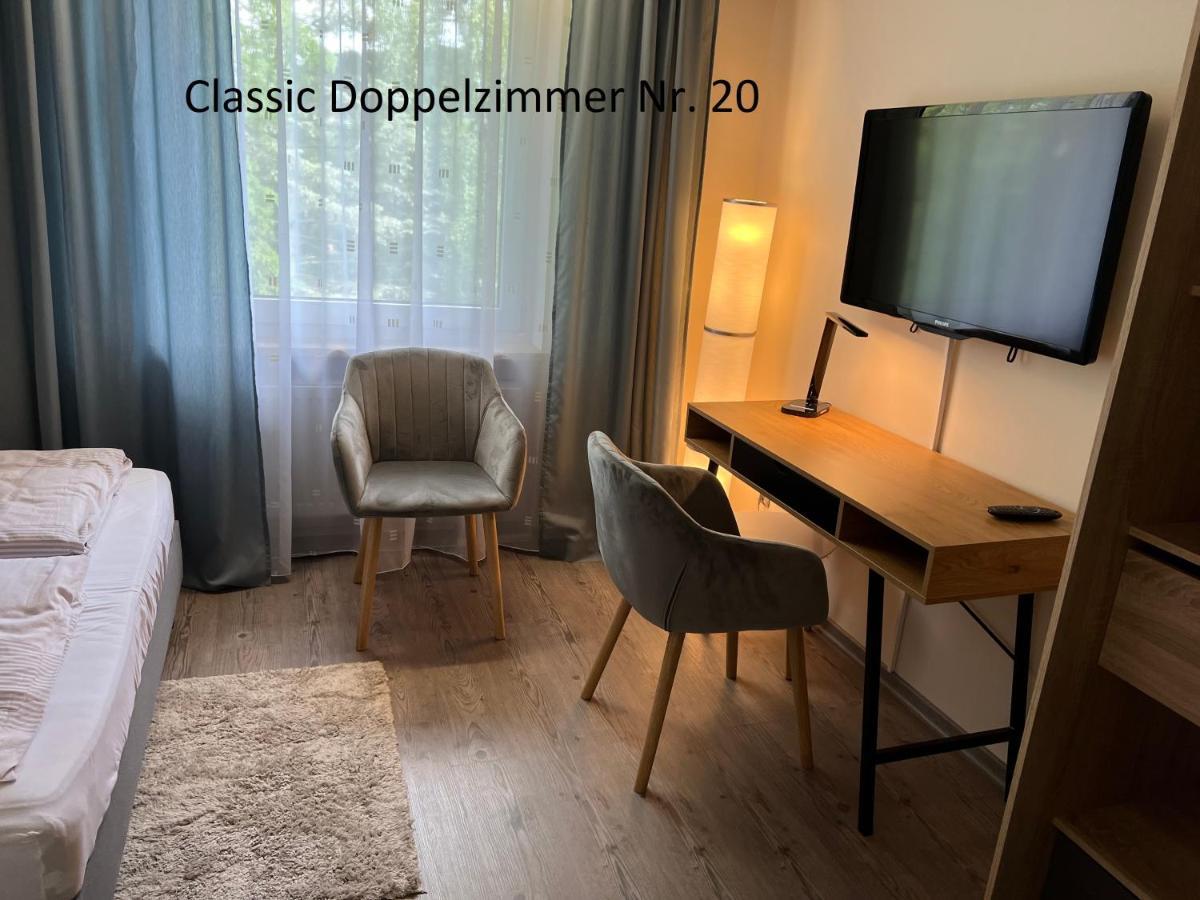 Hotelpension Am Thermalbad バート・ネンドルフ エクステリア 写真