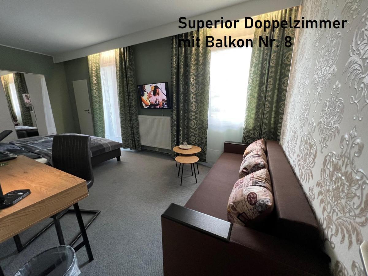 Hotelpension Am Thermalbad バート・ネンドルフ エクステリア 写真