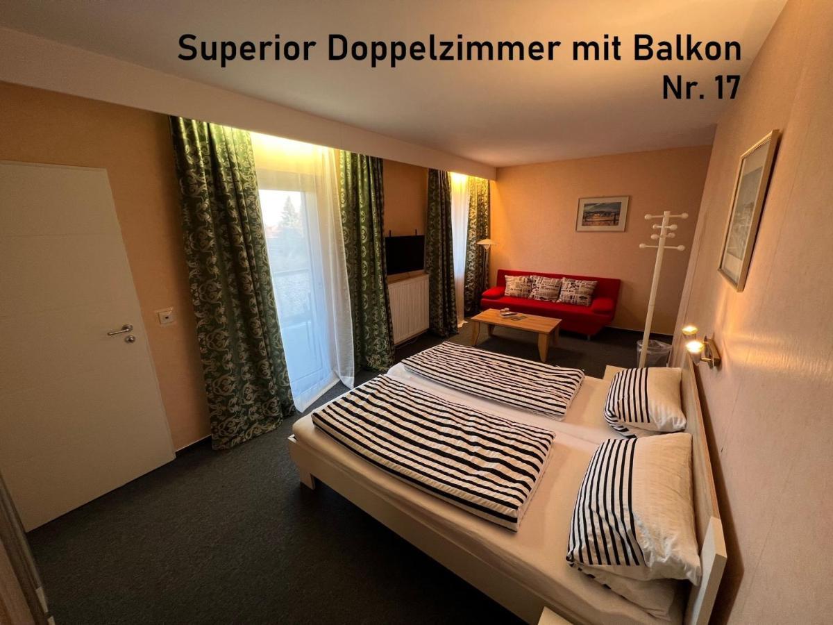 Hotelpension Am Thermalbad バート・ネンドルフ エクステリア 写真