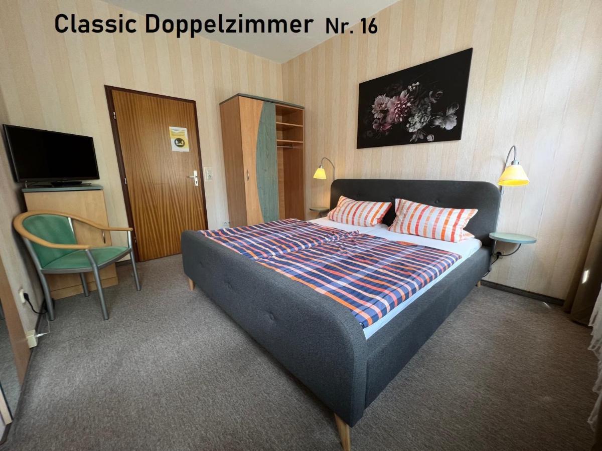 Hotelpension Am Thermalbad バート・ネンドルフ エクステリア 写真