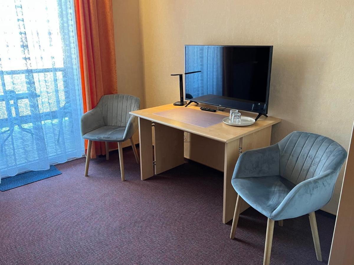Hotelpension Am Thermalbad バート・ネンドルフ エクステリア 写真