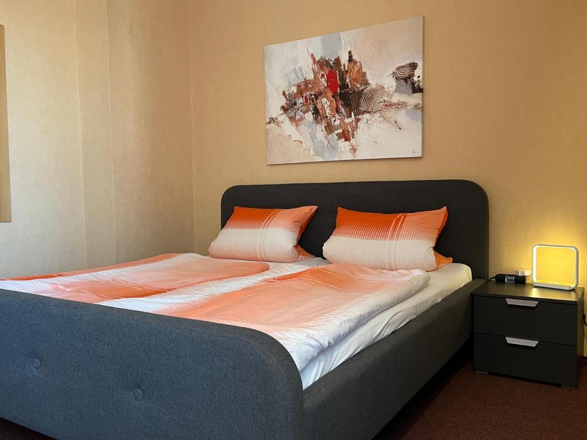Hotelpension Am Thermalbad バート・ネンドルフ エクステリア 写真