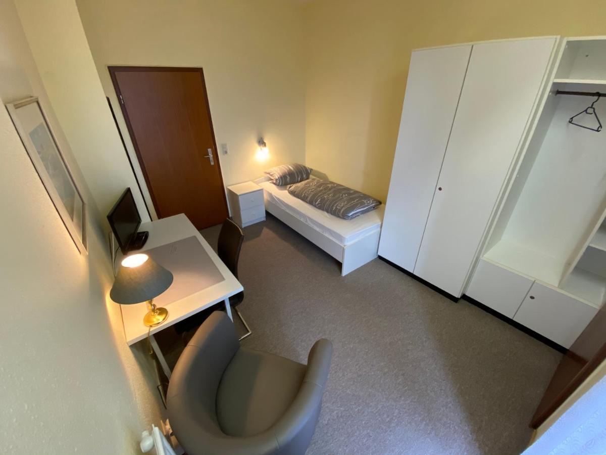 Hotelpension Am Thermalbad バート・ネンドルフ エクステリア 写真